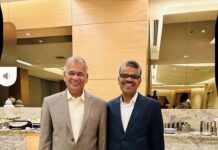 வாழும்தமிழ் நிகழ்ச்சியும் பங்கேற்பாளர்களும்.