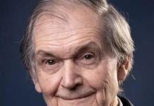 மையத்தில் ஒரு முரண்.